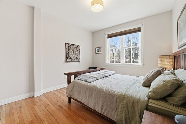 32 N Prospect St 5, Amherst, MA 01002