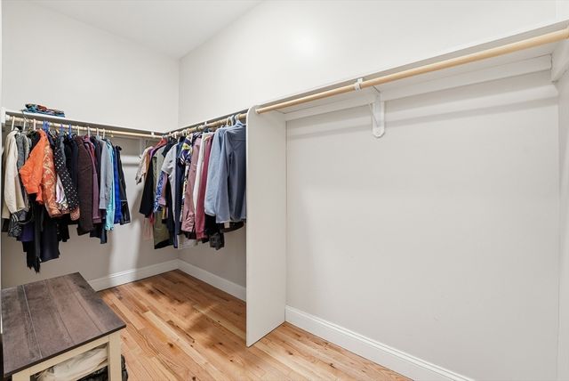 32 N Prospect St 5, Amherst, MA 01002