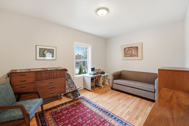 32 N Prospect St 5, Amherst, MA 01002