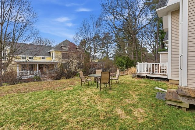 32 N Prospect St 5, Amherst, MA 01002