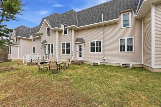 32 N Prospect St 5, Amherst, MA 01002