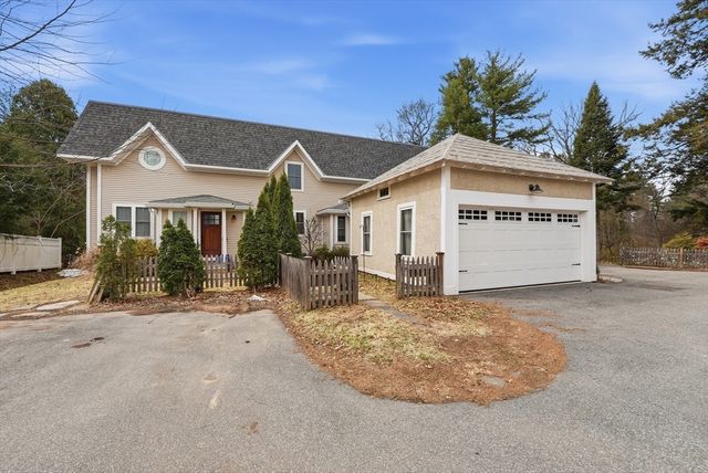 32 N Prospect St 5, Amherst, MA 01002