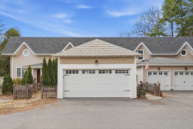 32 N Prospect St 5, Amherst, MA 01002