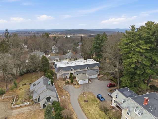 32 N Prospect St 5, Amherst, MA 01002