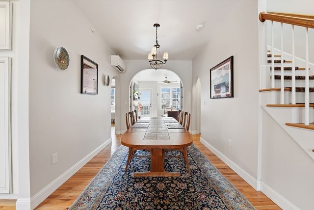 32 N Prospect St 5, Amherst, MA 01002