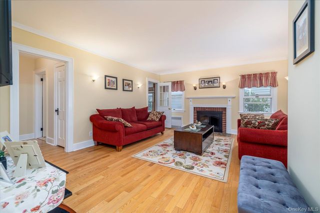 146 Beverly Avenue, Floral Park, NY 11001