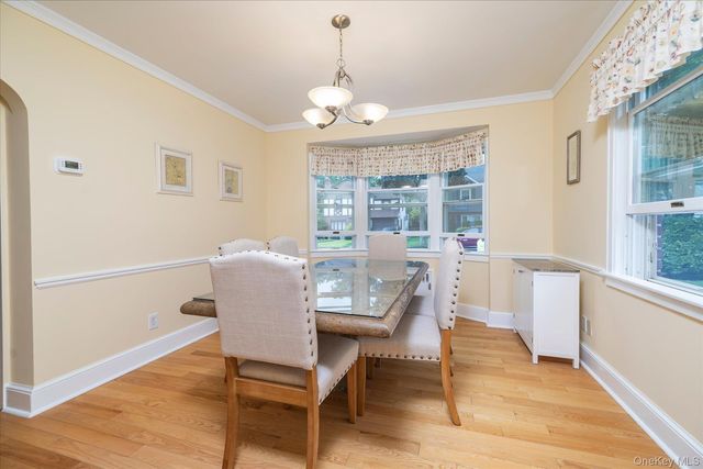 146 Beverly Avenue, Floral Park, NY 11001