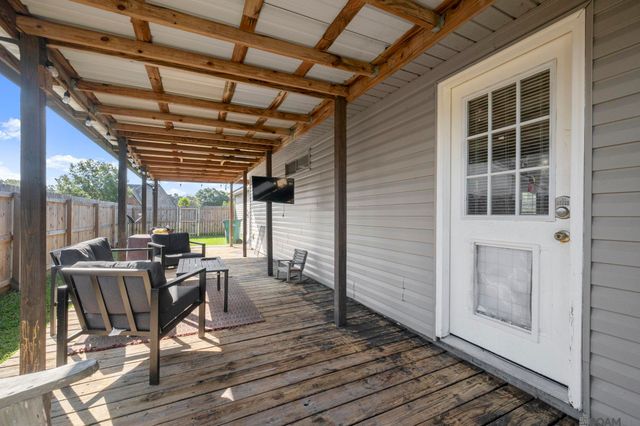 34276 Hawks Cove, Denham Springs, LA 70706