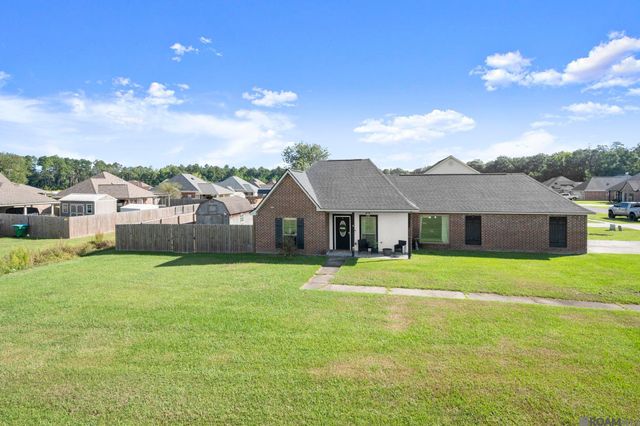 34276 Hawks Cove, Denham Springs, LA 70706