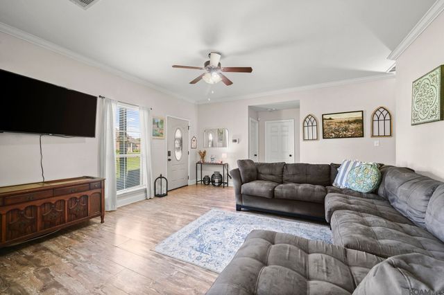 34276 Hawks Cove, Denham Springs, LA 70706