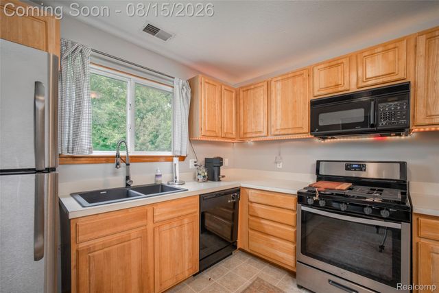 361 Marigold Circle, Westland, MI 48185