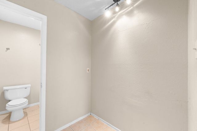 708 N Cooper Street, Arlington, TX 76011