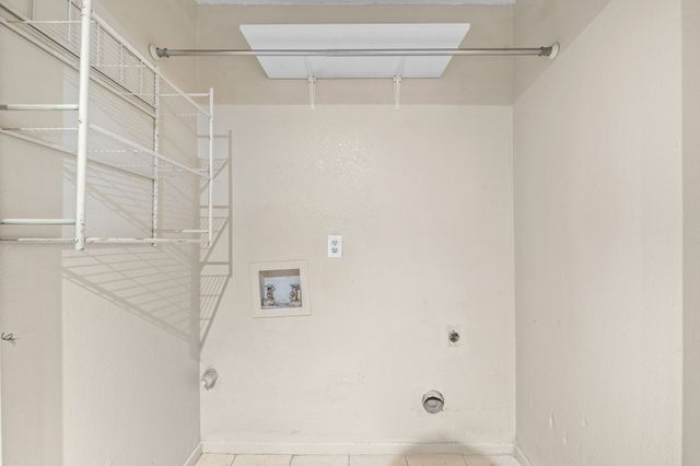 708 N Cooper Street, Arlington, TX 76011