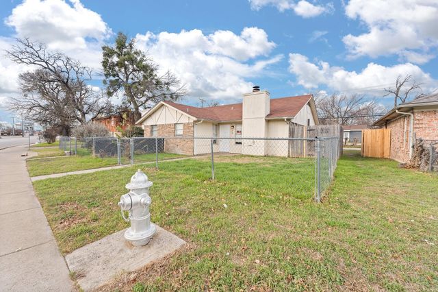 708 N Cooper Street, Arlington, TX 76011