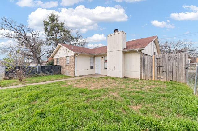 708 N Cooper Street, Arlington, TX 76011