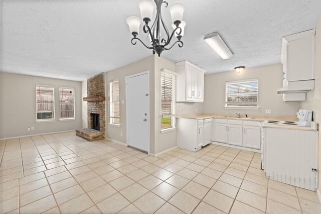 708 N Cooper Street, Arlington, TX 76011