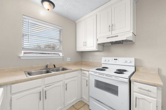 708 N Cooper Street, Arlington, TX 76011