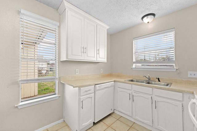 708 N Cooper Street, Arlington, TX 76011