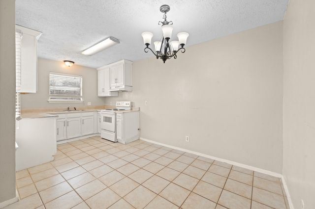 708 N Cooper Street, Arlington, TX 76011