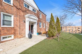 150-77 Village Road 59D, Jamaica Hills, NY 11432
