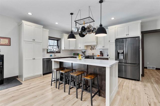 1853 Tucker Trail, Eau Claire, WI 54703