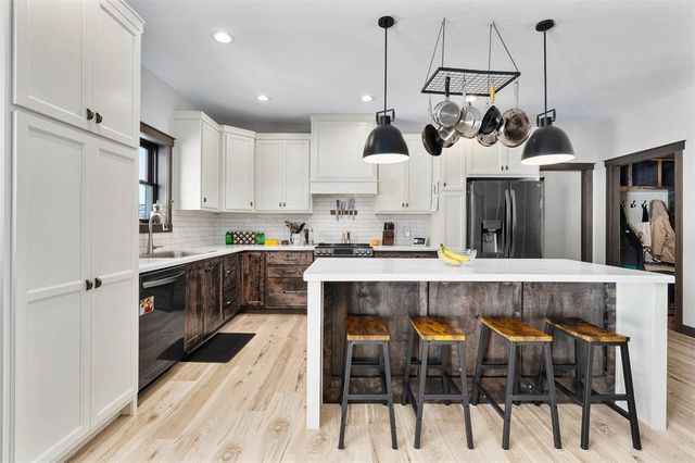 1853 Tucker Trail, Eau Claire, WI 54703