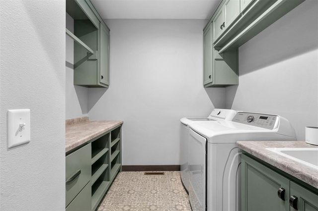 1853 Tucker Trail, Eau Claire, WI 54703