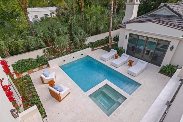 433 Antigua Lane, Palm Beach, FL 33480