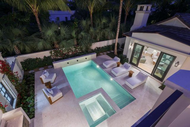 433 Antigua Lane, Palm Beach, FL 33480