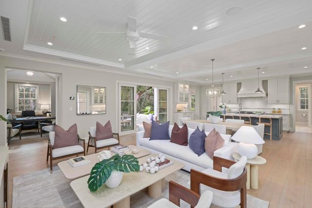 433 Antigua Lane, Palm Beach, FL 33480