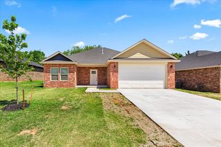 213 E Abbott Lane, Mustang, OK 73064