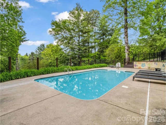 172 Amble Lane, Fletcher, NC 28732