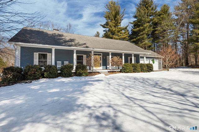 17 Blackwells Landing, Brooklyn, CT 06234