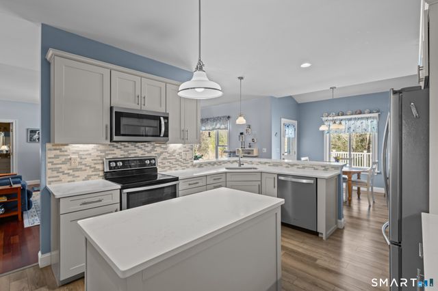 17 Blackwells Landing, Brooklyn, CT 06234