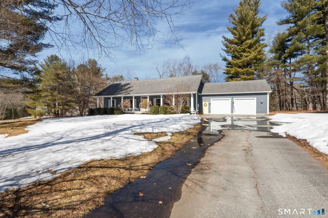 17 Blackwells Landing, Brooklyn, CT 06234