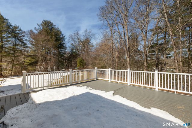 17 Blackwells Landing, Brooklyn, CT 06234