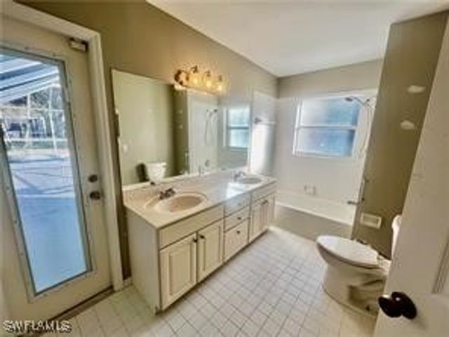 7786 Scarlet CT, Naples, FL 34104