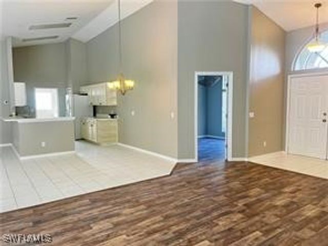 7786 Scarlet CT, Naples, FL 34104