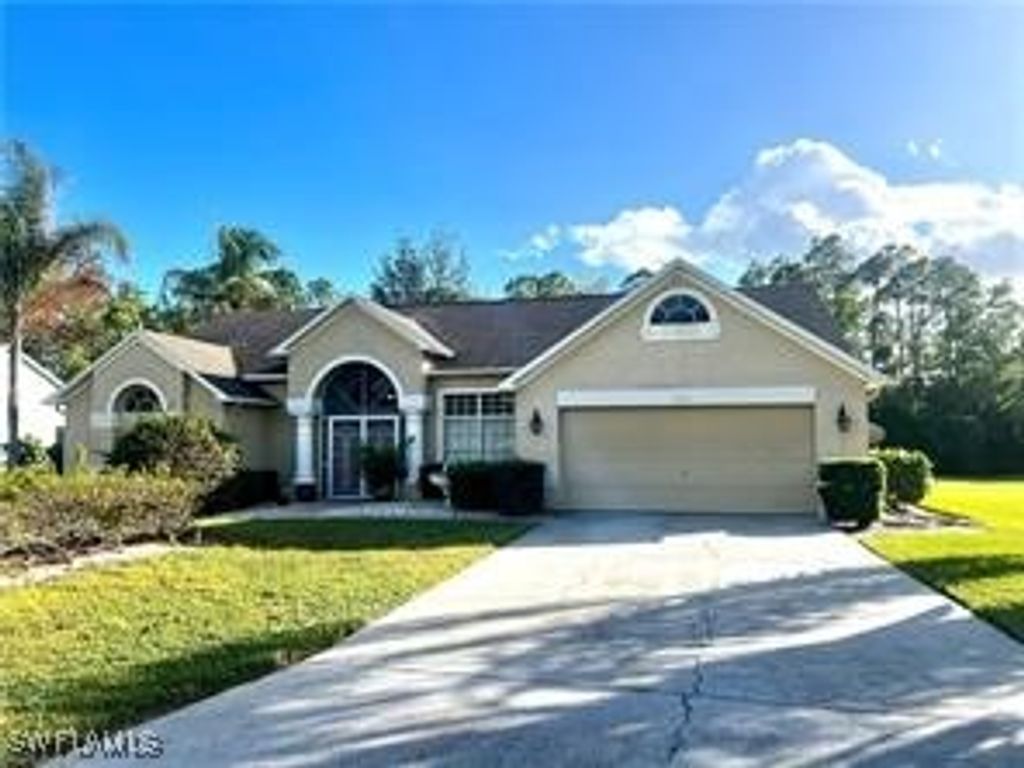 7786 Scarlet CT, Naples, FL 34104