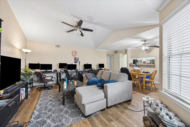 501 W 26th ST 306, Austin, TX 78705