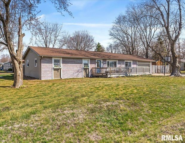 201 WOODCREST Drive, Springfield, IL 62703