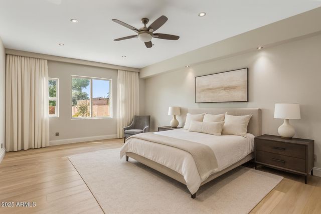 5868 E ONYX Avenue, Paradise Valley, AZ 85253