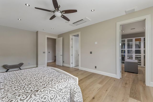 5868 E ONYX Avenue, Paradise Valley, AZ 85253