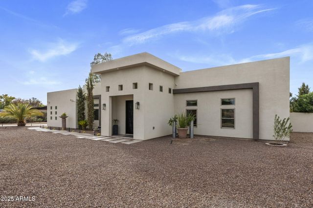 5868 E ONYX Avenue, Paradise Valley, AZ 85253