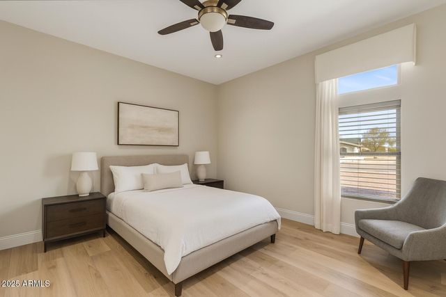 5868 E ONYX Avenue, Paradise Valley, AZ 85253