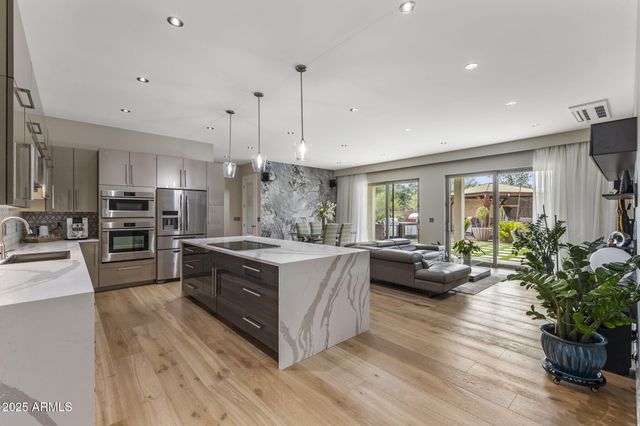 5868 E ONYX Avenue, Paradise Valley, AZ 85253