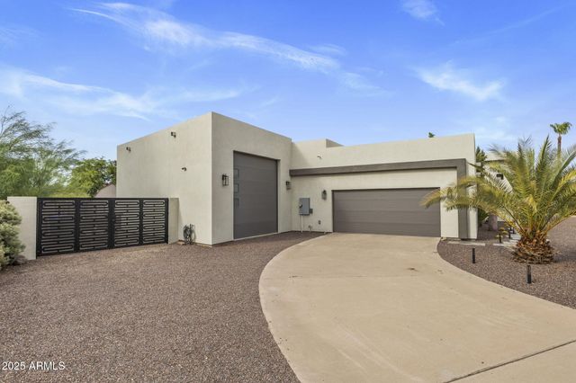 5868 E ONYX Avenue, Paradise Valley, AZ 85253