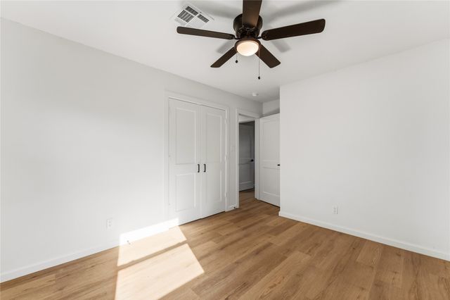 1204 W 3A Street, Mcgregor, TX 76657