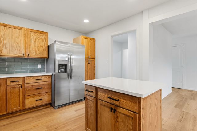 1204 W 3A Street, Mcgregor, TX 76657