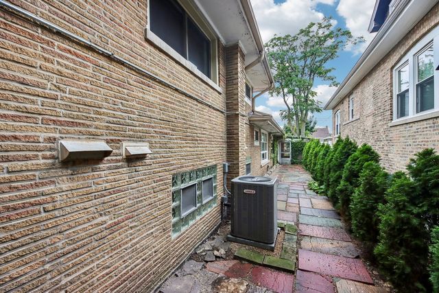 6535 18th Street, Berwyn, IL 60402